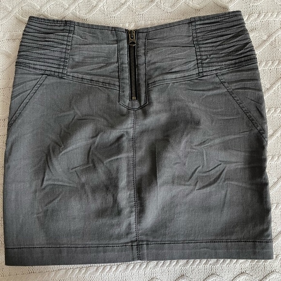 Armani Exchange Charcoal Distressed Mini Skirt Women’s Size 0 - Picture 4 of 14